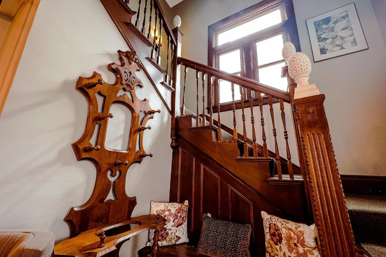 Unique Large 9Br House With 3 Bath Close To The Falls Niagara Falls Exterior photo